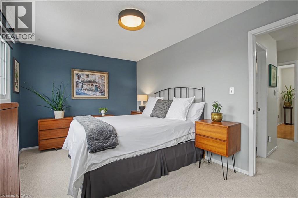 Bedroom with light carpet - 21 Greystone Crescent, St. Catharines, ON - Indoor Photo Showing Bedroom