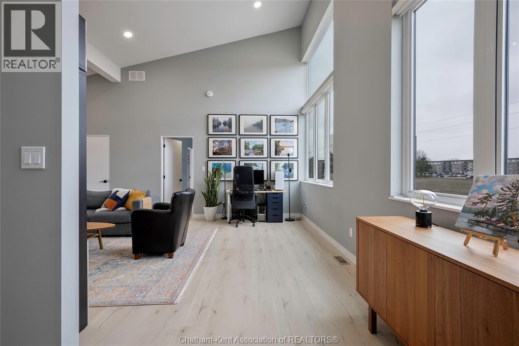 2 Riverview Drive, Chatham, ON - Indoor Photo Showing Other Room