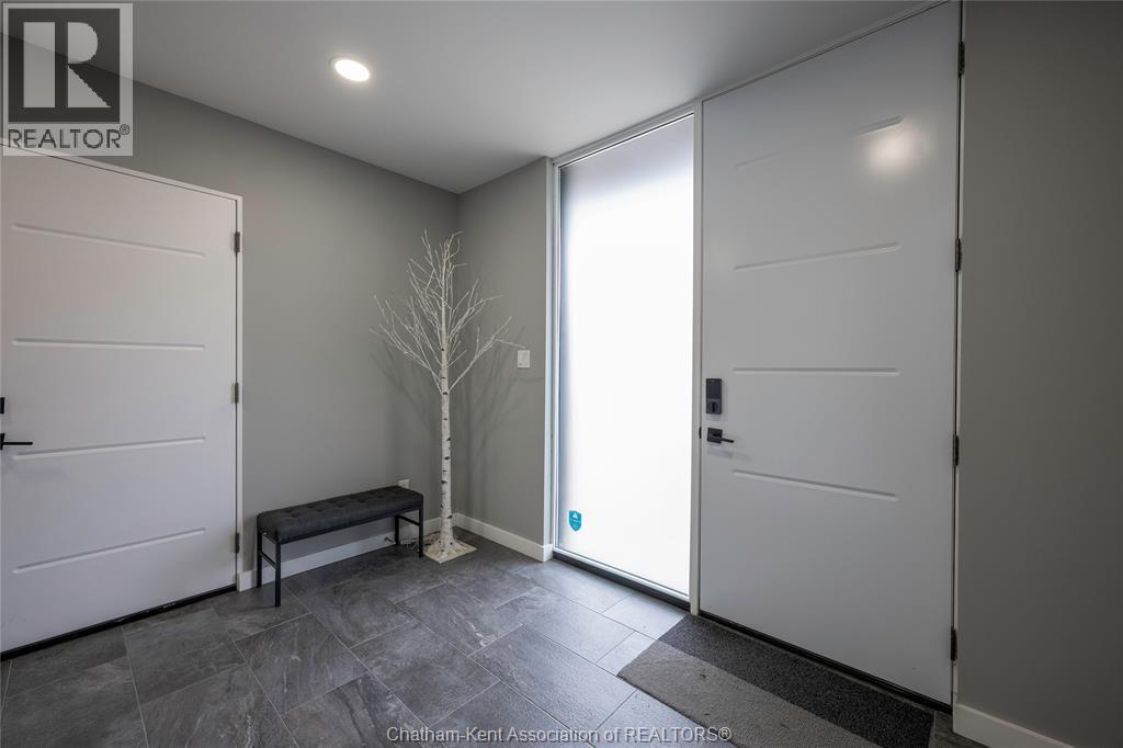 2 Riverview Drive, Chatham, ON - Indoor Photo Showing Other Room