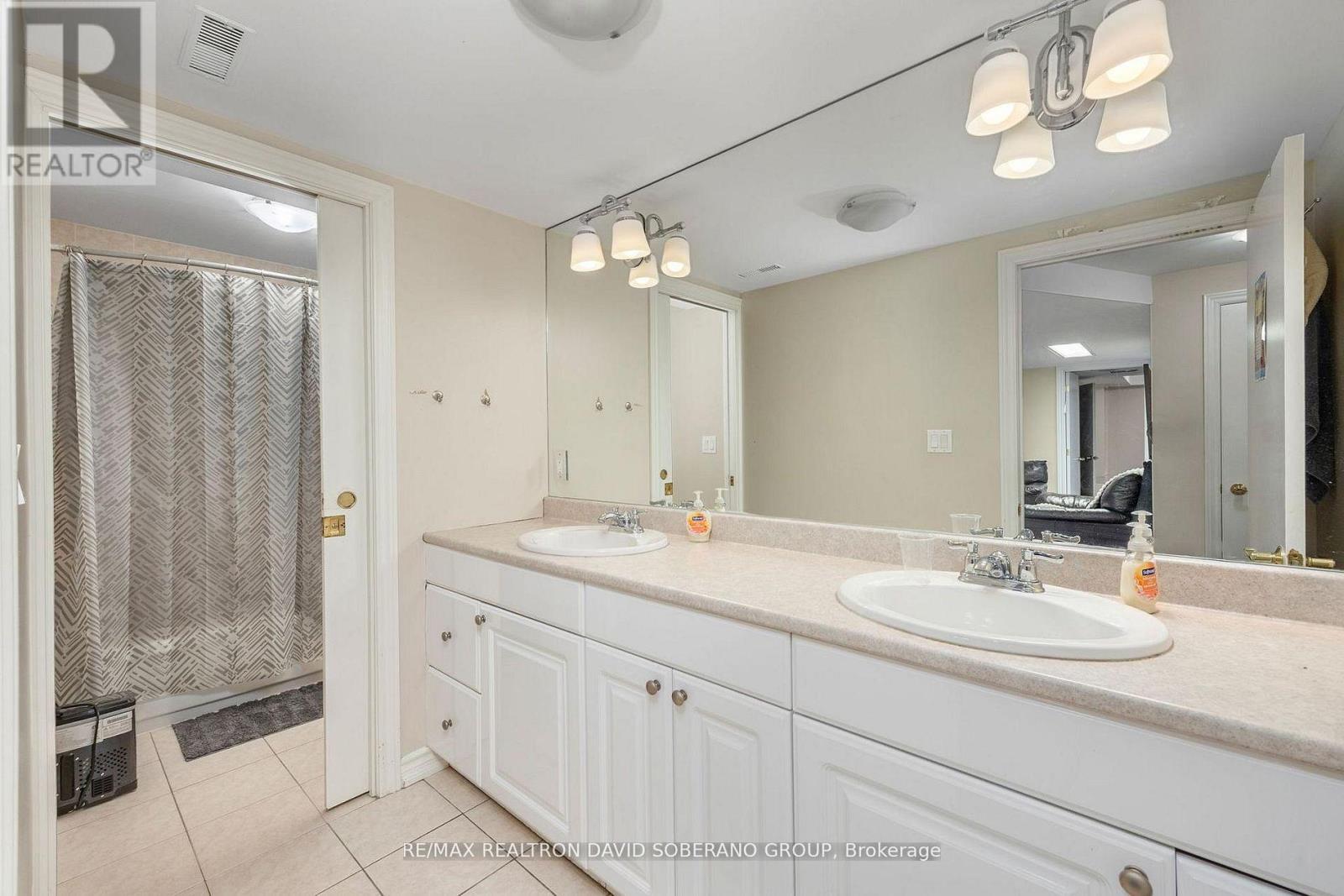 89 Allingham Gardens, Toronto, ON - Indoor Photo Showing Bathroom