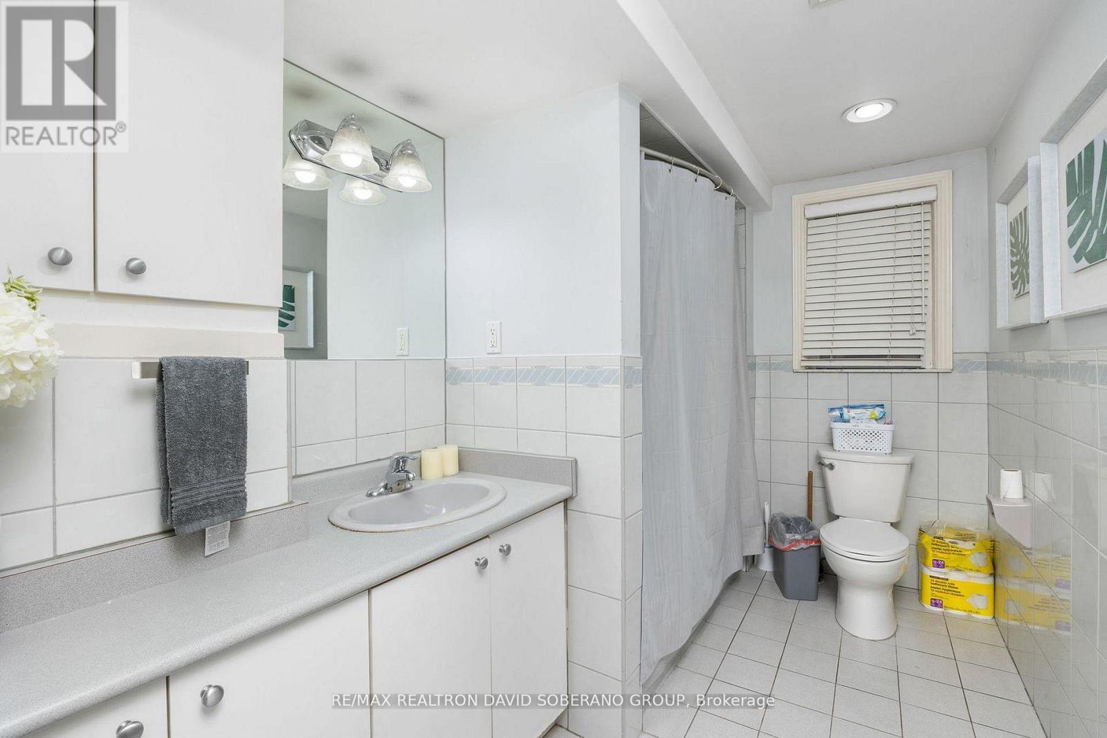 89 Allingham Gardens, Toronto, ON - Indoor Photo Showing Bathroom