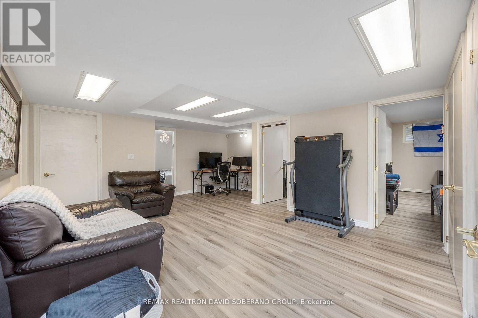 89 Allingham Gardens, Toronto, ON - Indoor