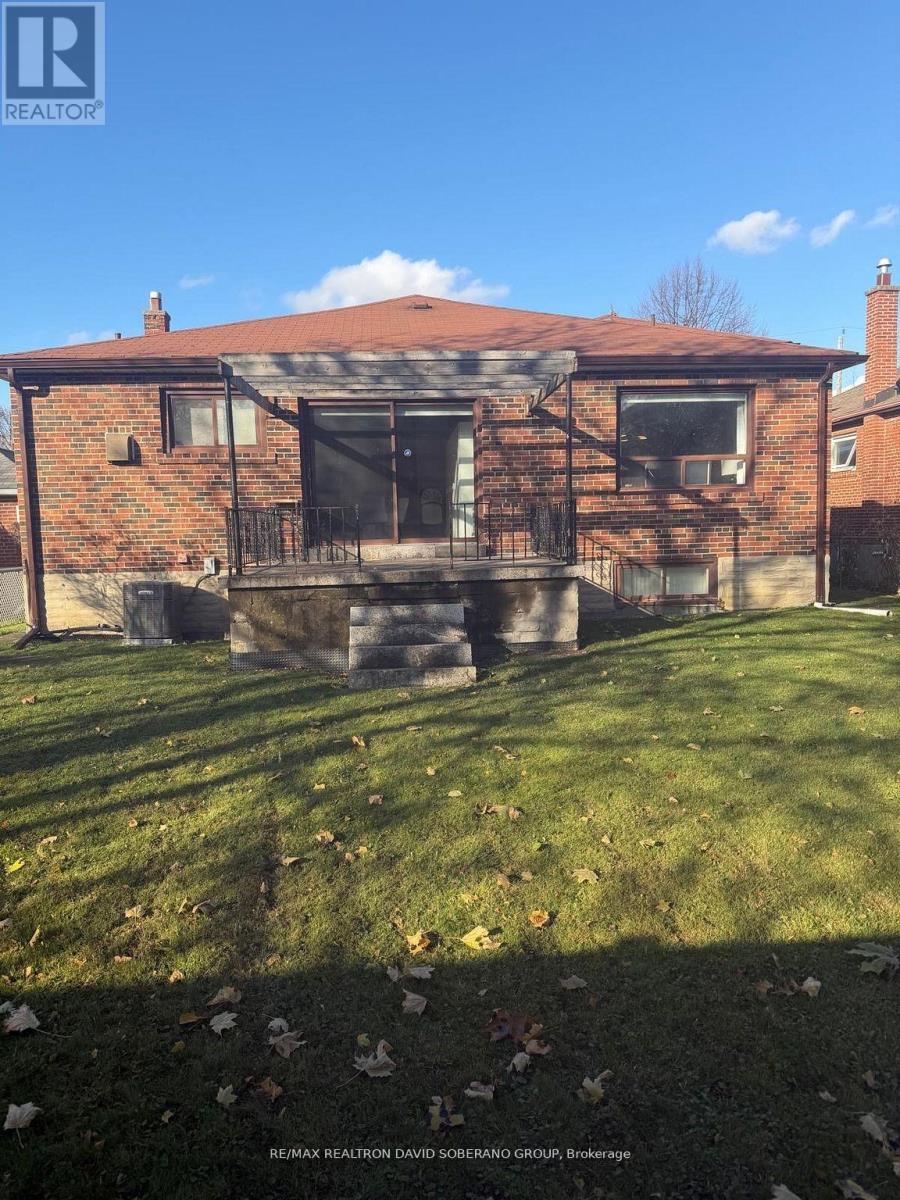 89 Allingham Gardens, Toronto, ON - Outdoor