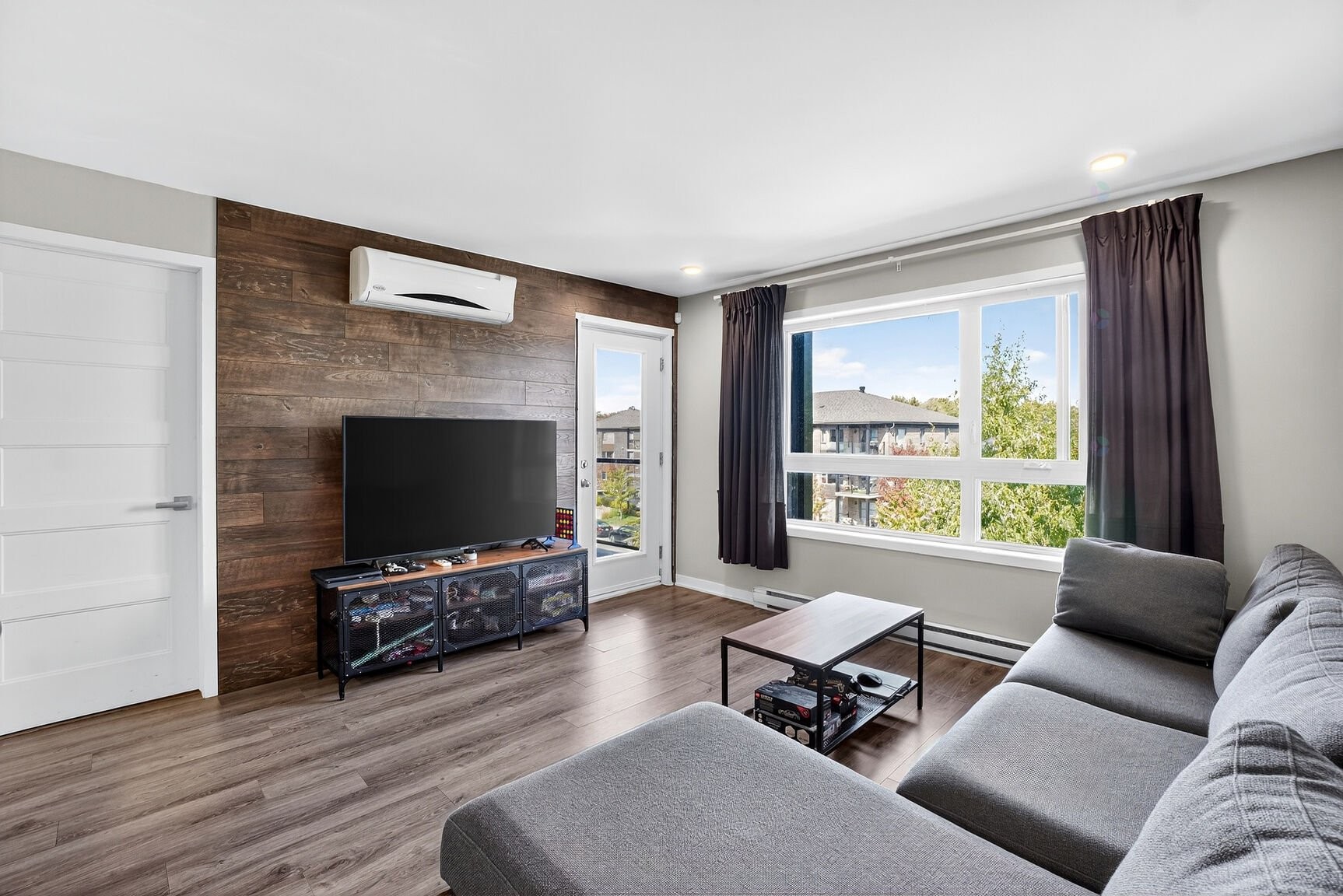 Living Room - 303-1040 Boul. De Palerme, La Prairie, QC - Indoor Photo Showing Living Room