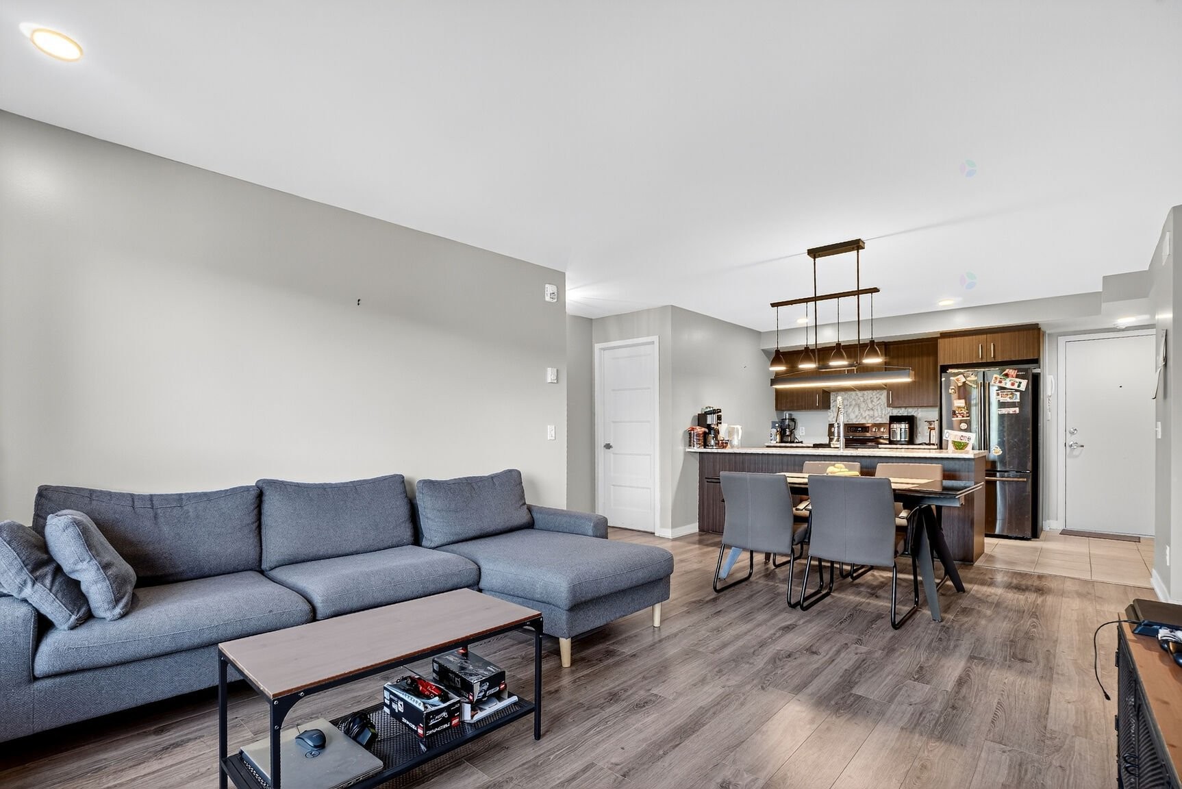 Living Room - 303-1040 Boul. De Palerme, La Prairie, QC - Indoor Photo Showing Living Room