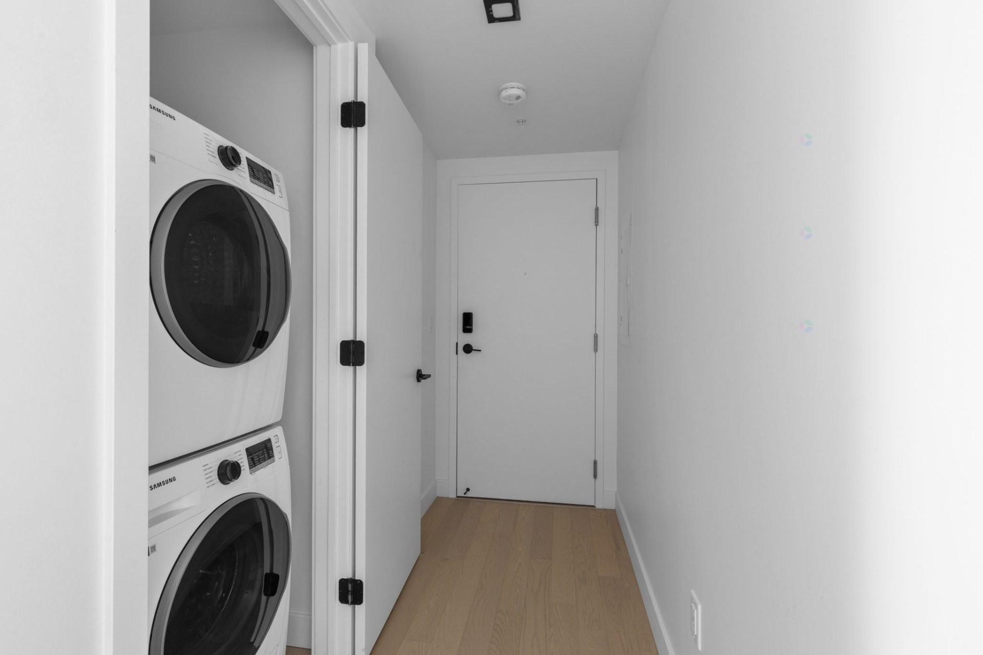 Salle de lavage - 5324-1210 Rue Jeanne-Mance, Montréal (Ville-Marie), QC - Indoor Photo Showing Laundry Room