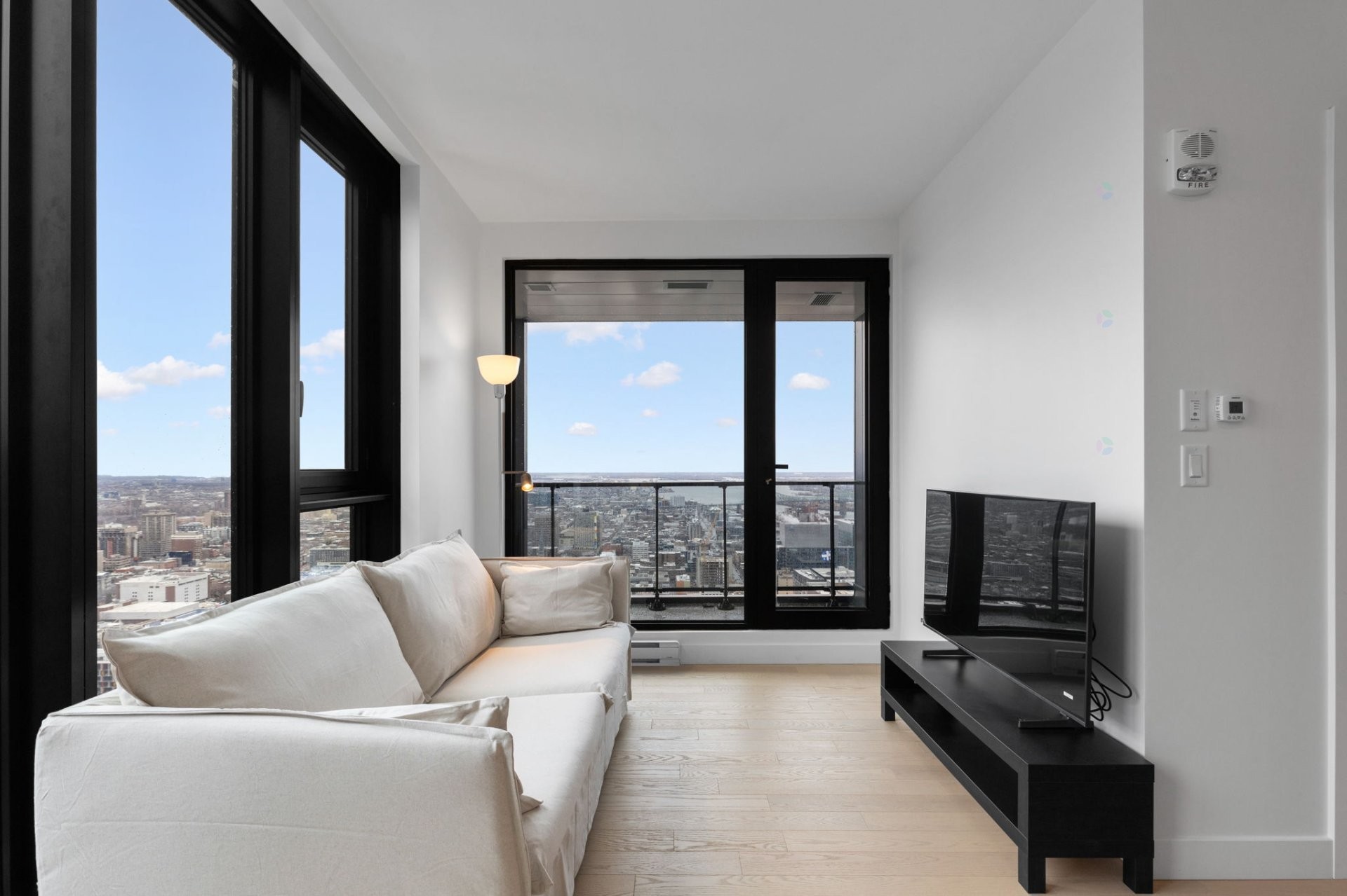 Salon - 5324-1210 Rue Jeanne-Mance, Montréal (Ville-Marie), QC - Indoor Photo Showing Living Room
