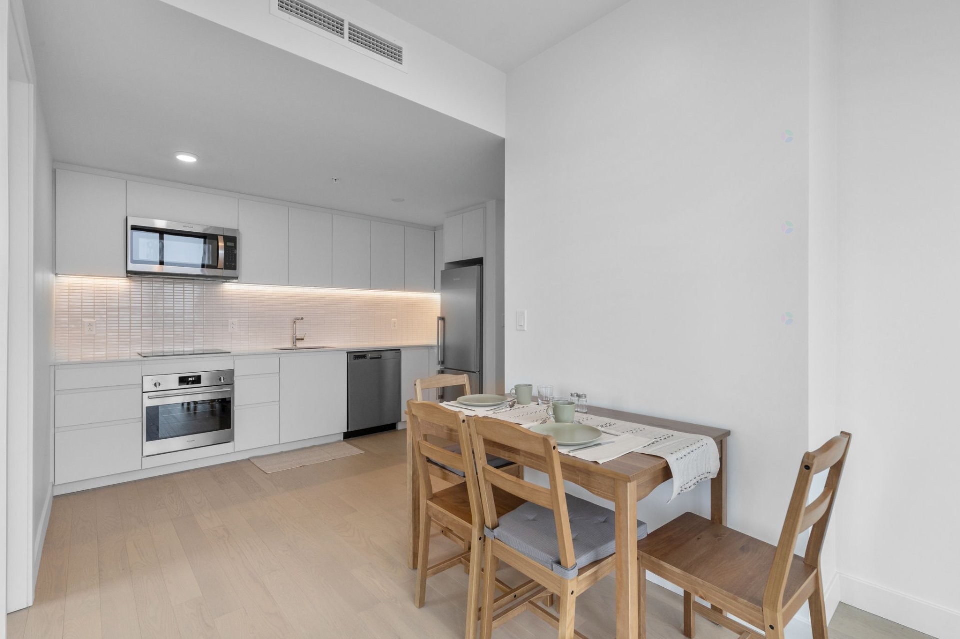 Cuisine - 5324-1210 Rue Jeanne-Mance, Montréal (Ville-Marie), QC - Indoor