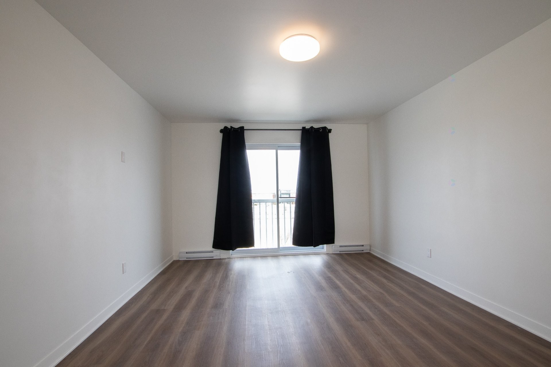 Living Room - 1-189 Rue Hector-Lanthier, Saint-Eustache, QC - Indoor Photo Showing Other Room