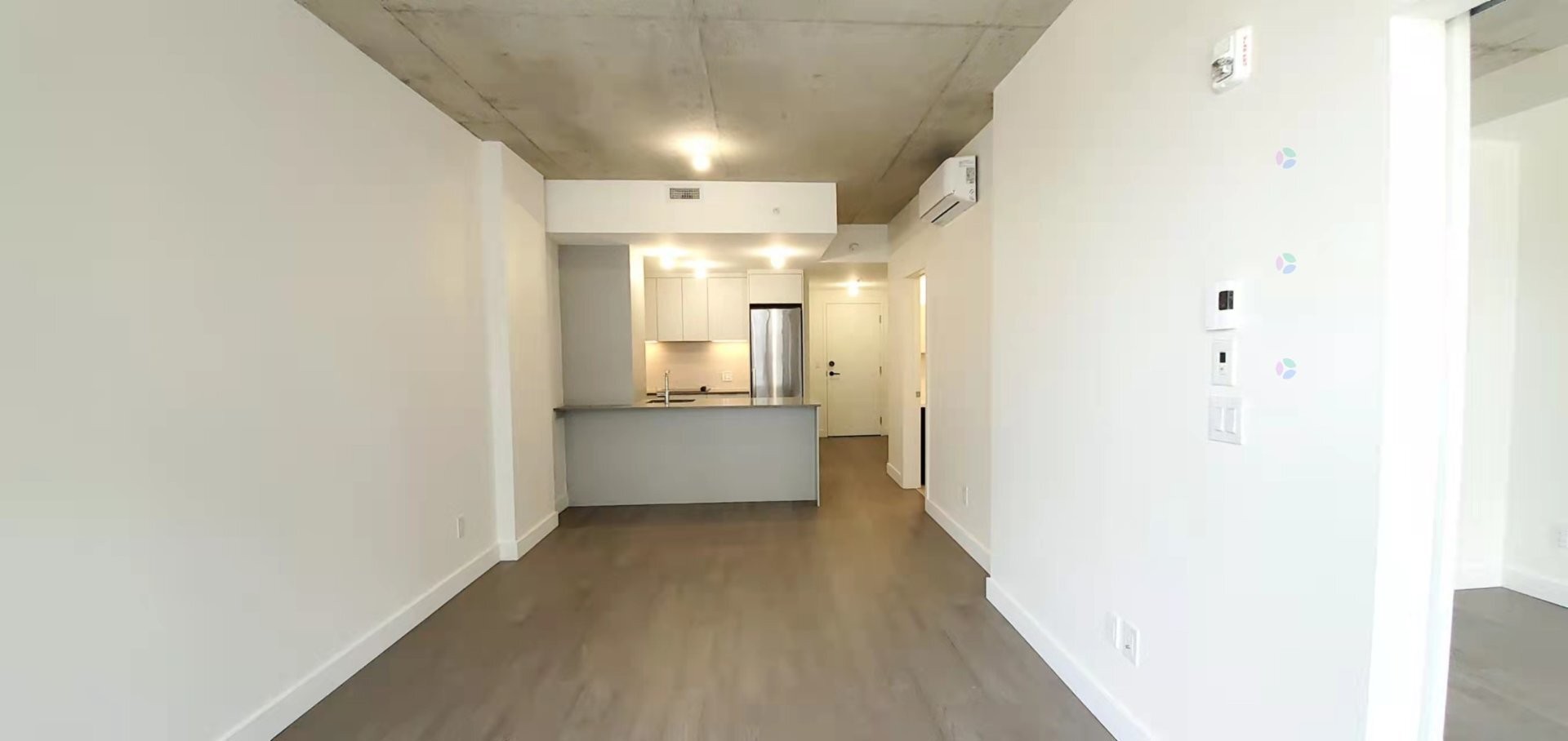 Salon - 511-1552 Rue Des Bassins, Montréal (Le Sud-Ouest), QC - Indoor Photo Showing Other Room