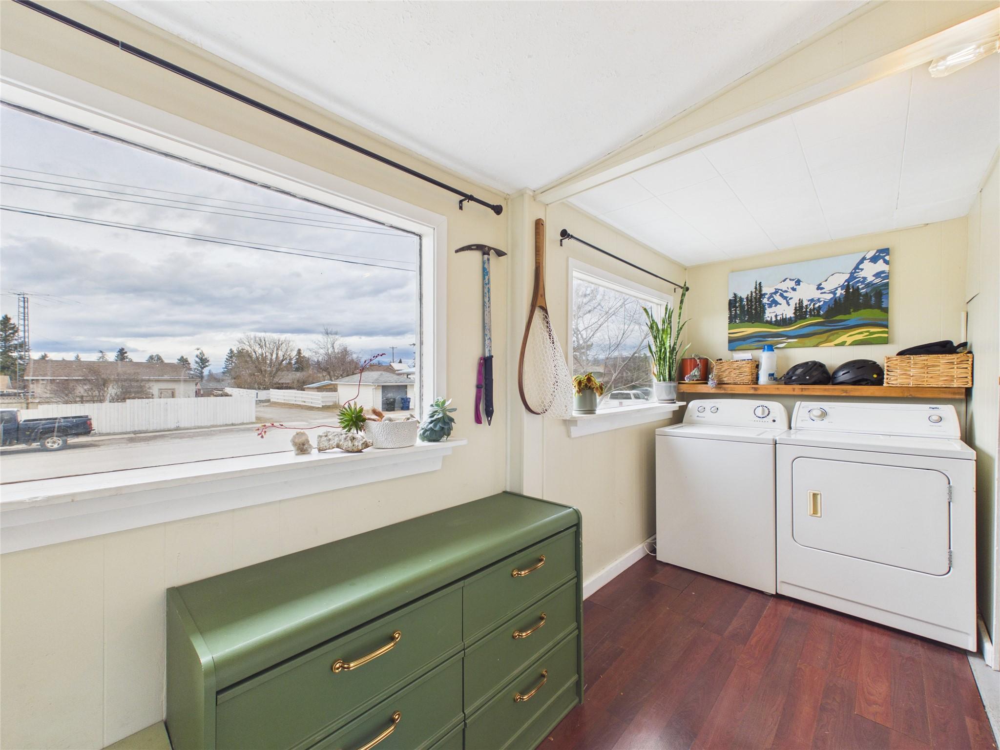 500 13Th Avenue, Cranbrook, BC - Indoor Photo Showing Laundry Room
