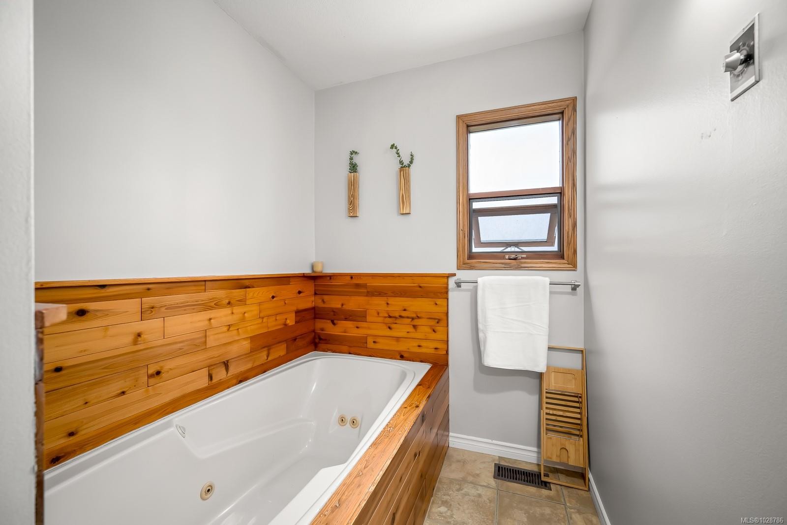 150 Barlow Rd, Campbell River, BC