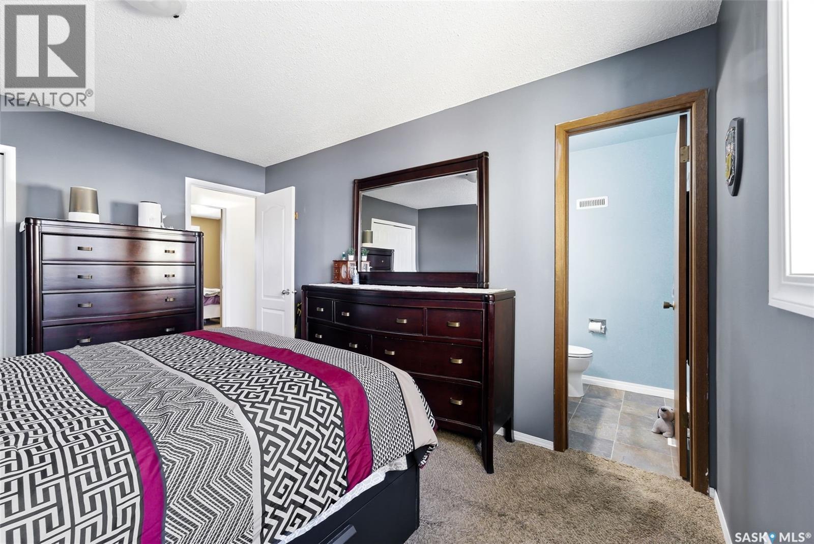 1234 James Crescent, Regina, SK - Indoor Photo Showing Bedroom