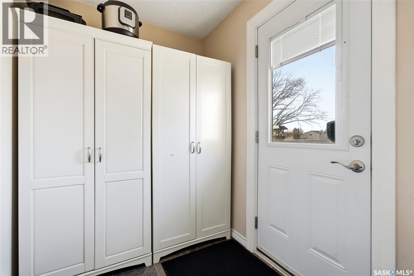 1234 James Crescent, Regina, SK - Indoor Photo Showing Other Room