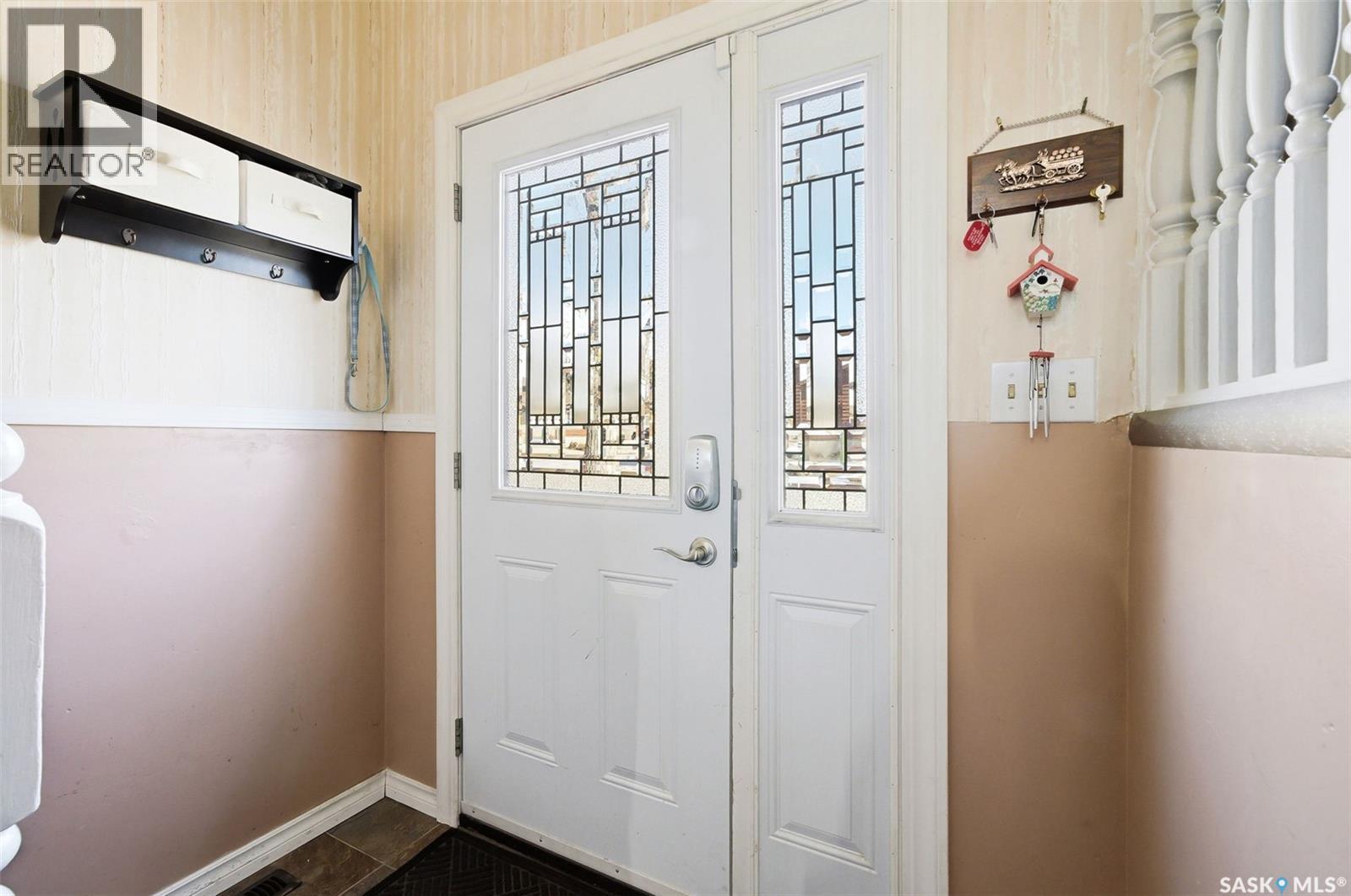 1234 James Crescent, Regina, SK - Indoor Photo Showing Other Room