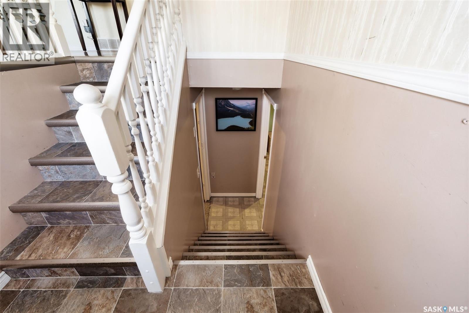 1234 James Crescent, Regina, SK - Indoor Photo Showing Other Room