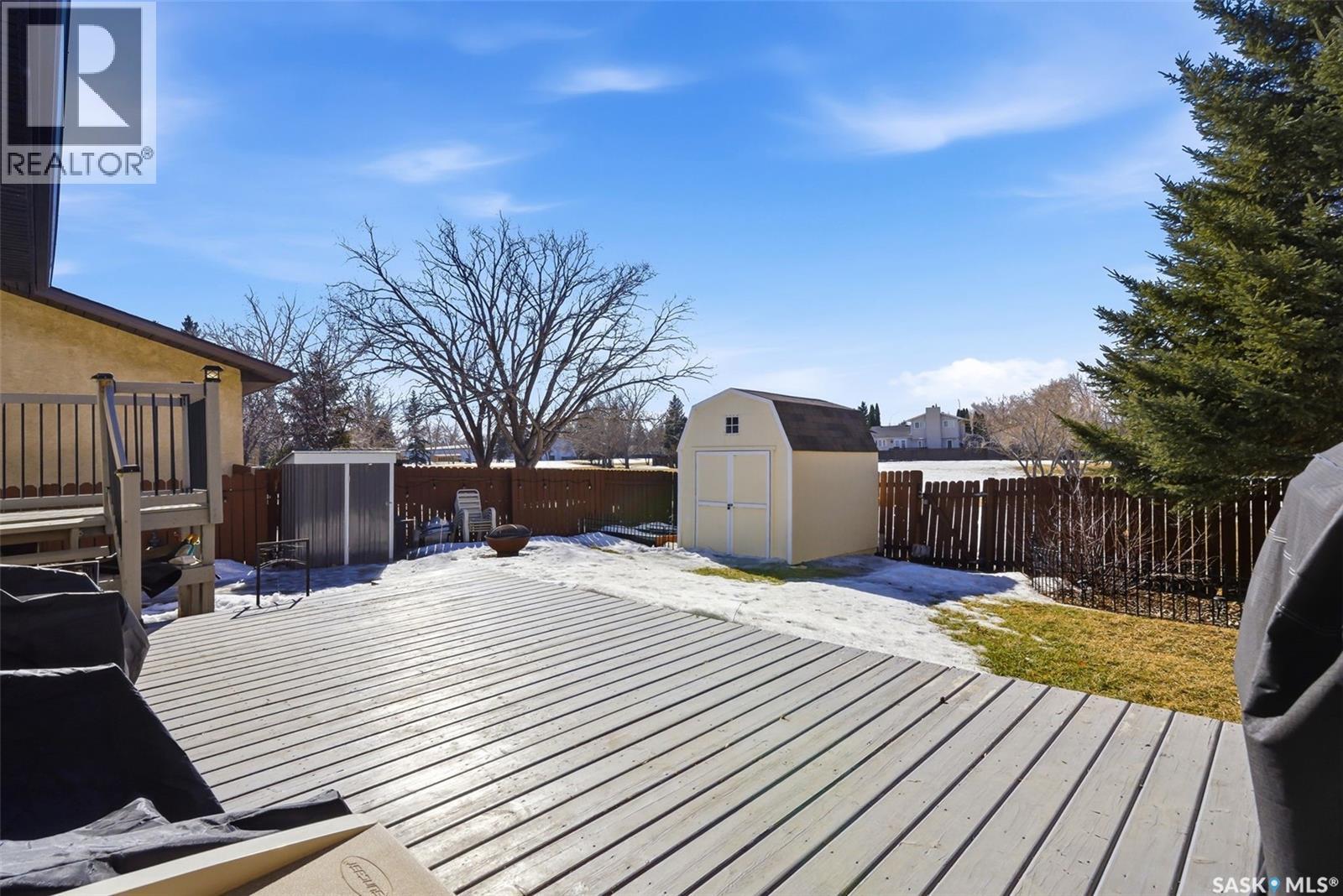 1234 James Crescent, Regina, SK - Outdoor