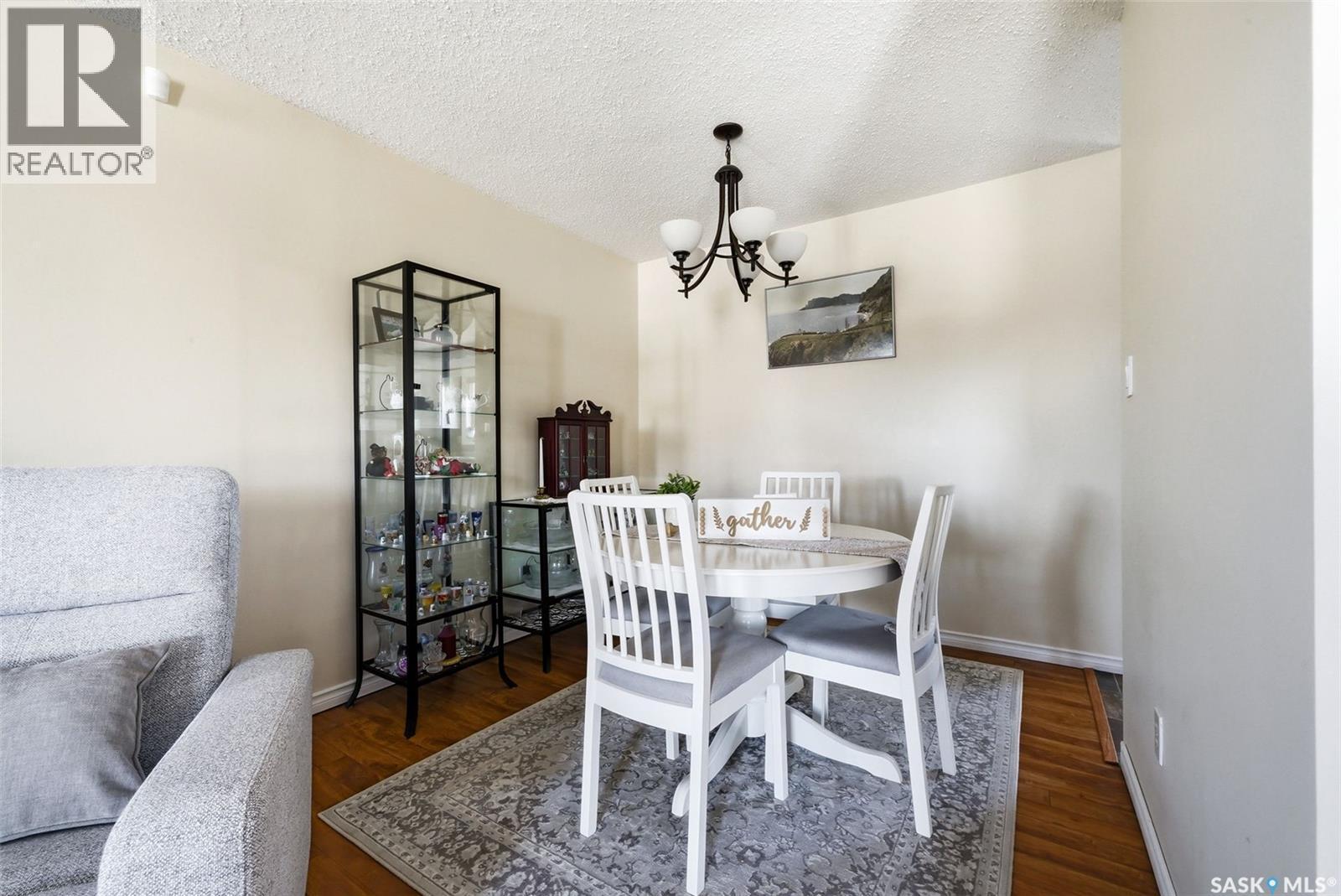 1234 James Crescent, Regina, SK - Indoor Photo Showing Dining Room