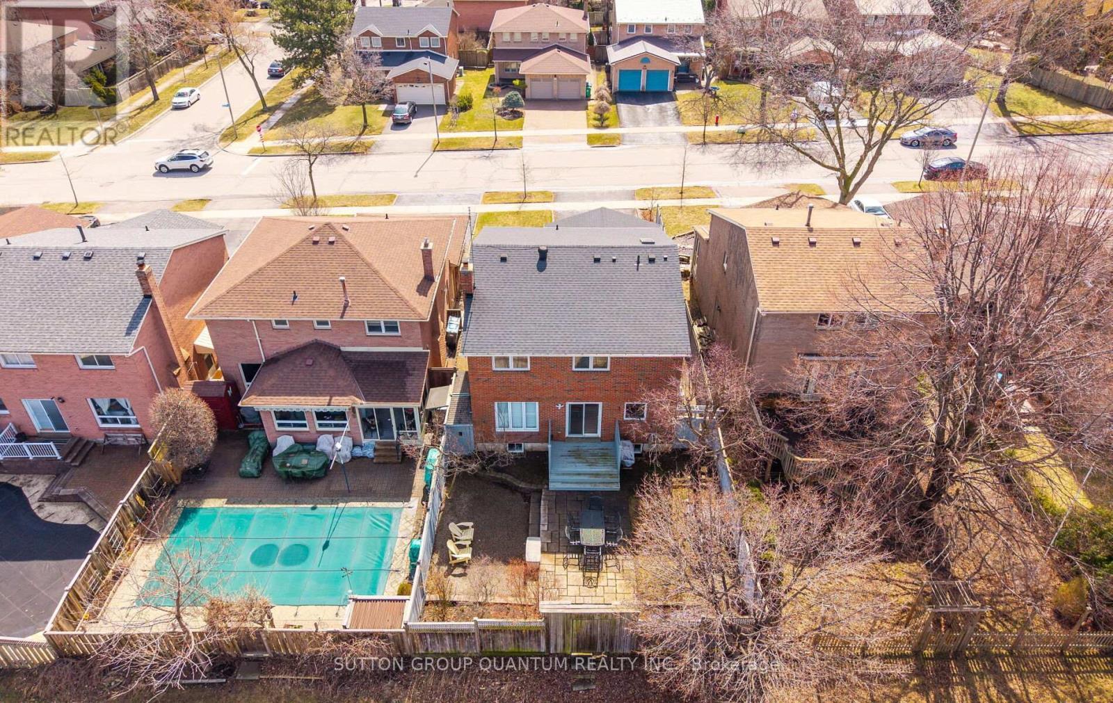 2113 Folkway Drive, Mississauga, ON - Outdoor