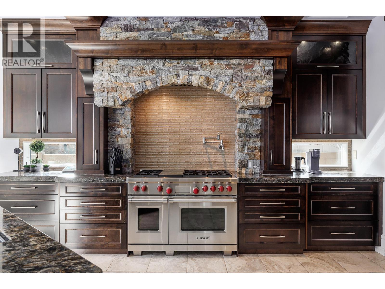 4165 Gellatly Road, West Kelowna, BC - Indoor Photo Showing Kitchen