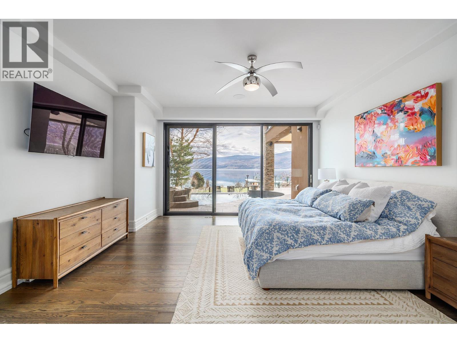4165 Gellatly Road, West Kelowna, BC - Indoor Photo Showing Bedroom