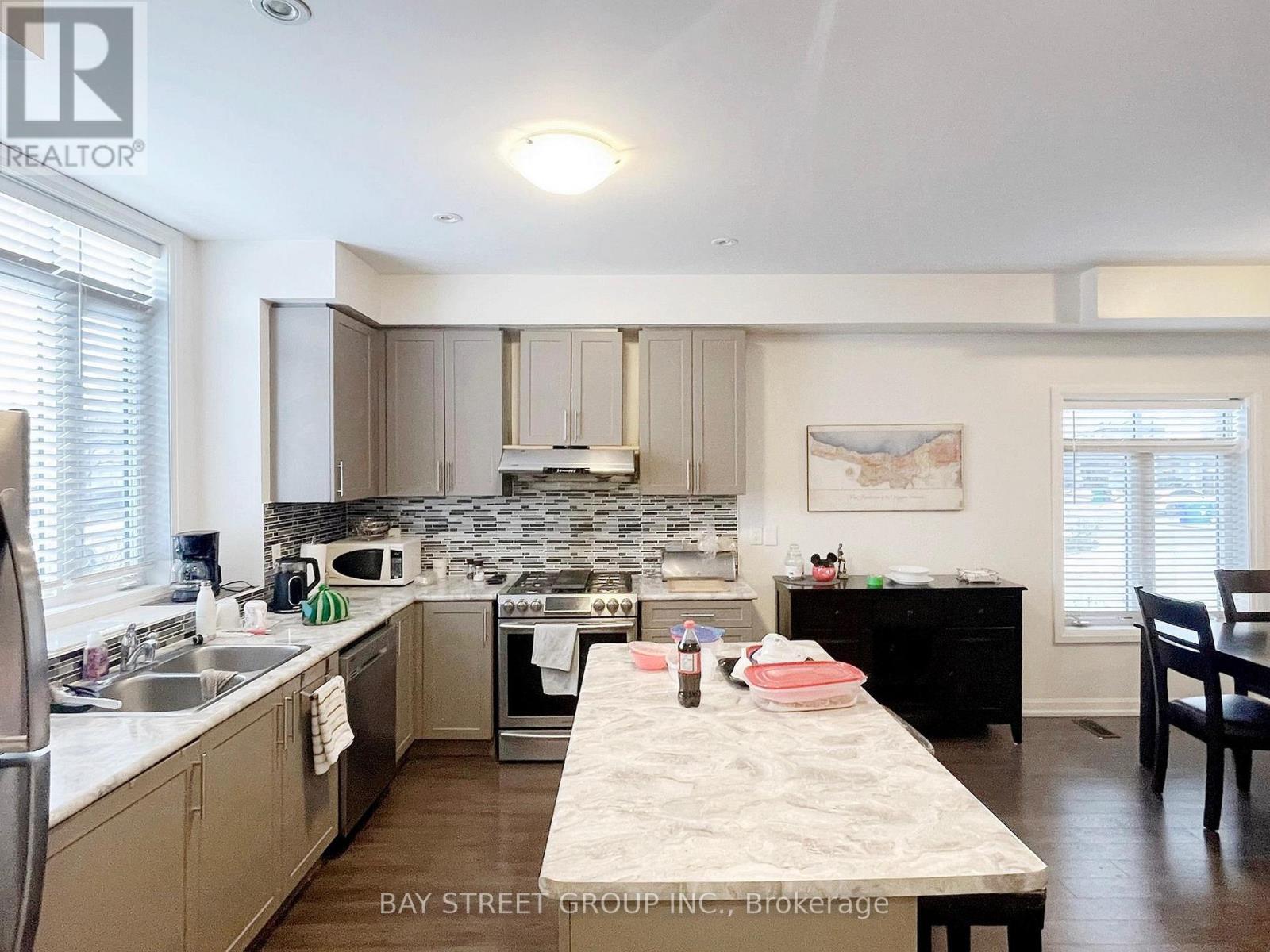 2 Longshore Way, Whitby, ON - Indoor Photo Showing Kitchen With Double Sink