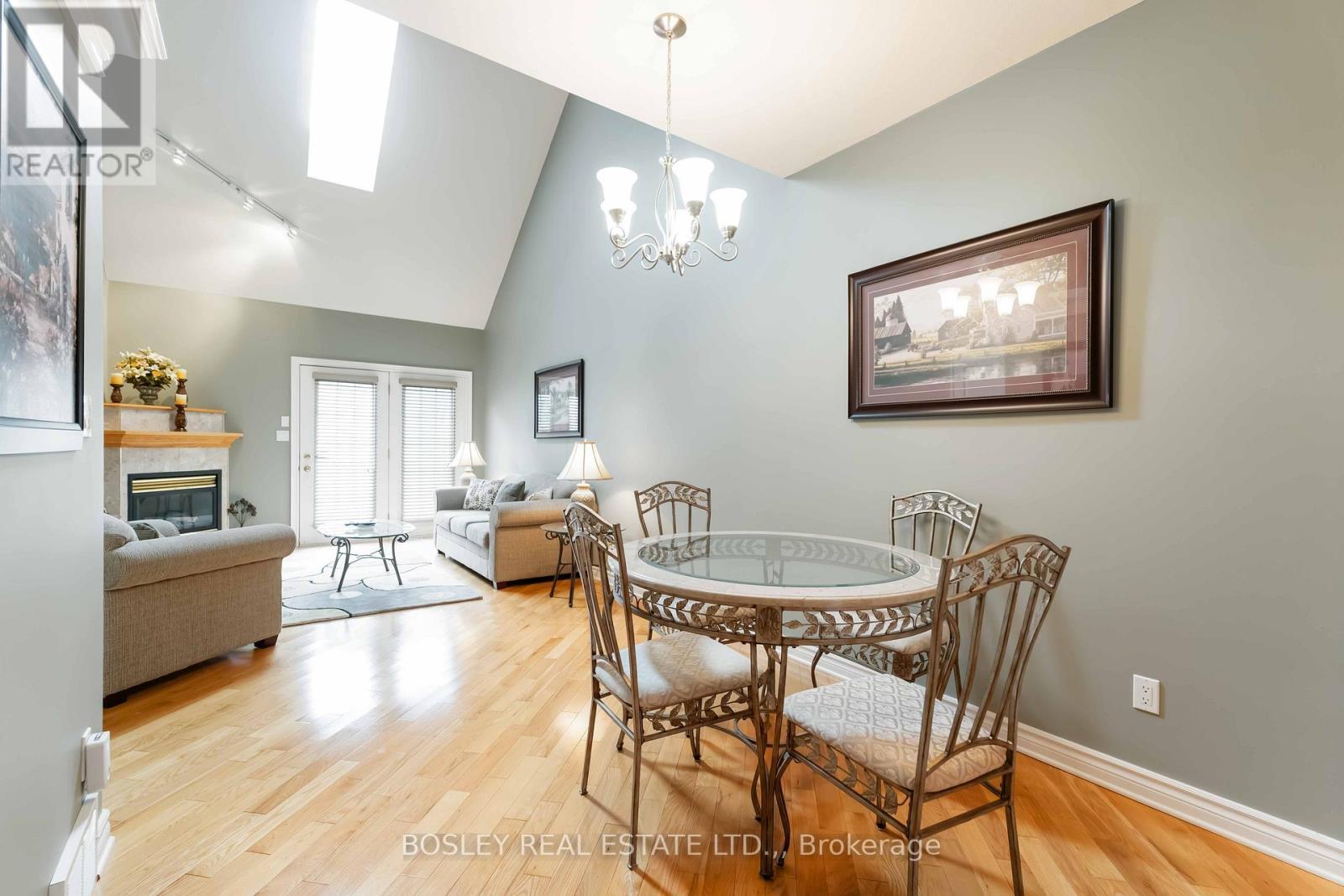 14 - 308 Queenston Street, St. Catharines (Oakdale), ON - Indoor Photo Showing Dining Room With Fireplace