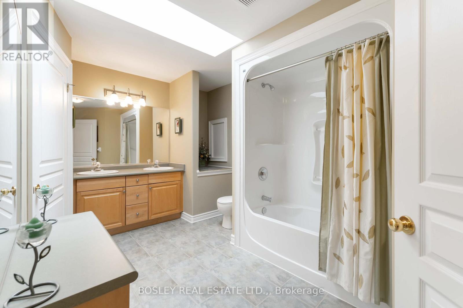 14 - 308 Queenston Street, St. Catharines (Oakdale), ON - Indoor Photo Showing Bathroom