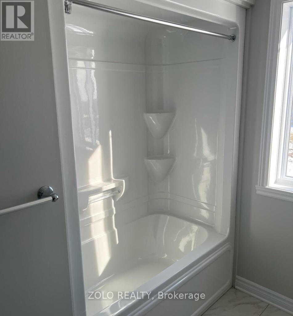 210 Ruby Drive, Cornwall, ON - Indoor Photo Showing Bathroom