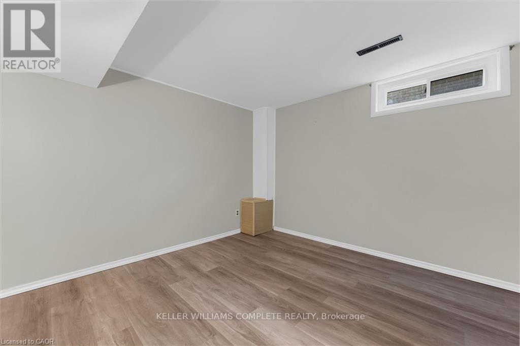 77 Lawfield Drive, Hamilton, ON - Indoor Photo Showing Other Room