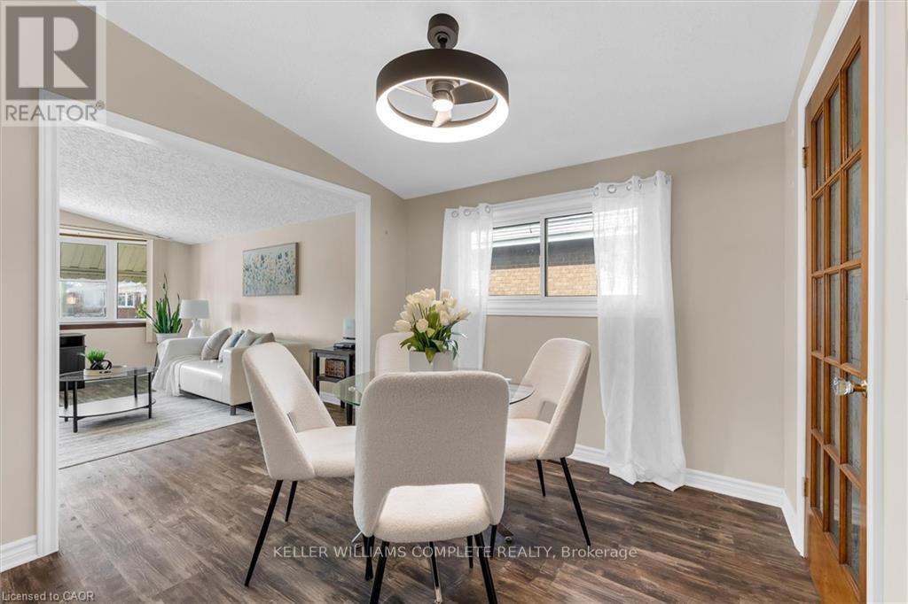 77 Lawfield Drive, Hamilton, ON - Indoor Photo Showing Dining Room