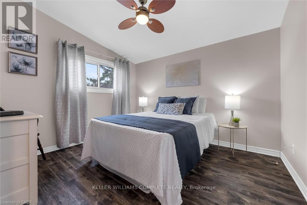 77 Lawfield Drive, Hamilton, ON - Indoor Photo Showing Bedroom
