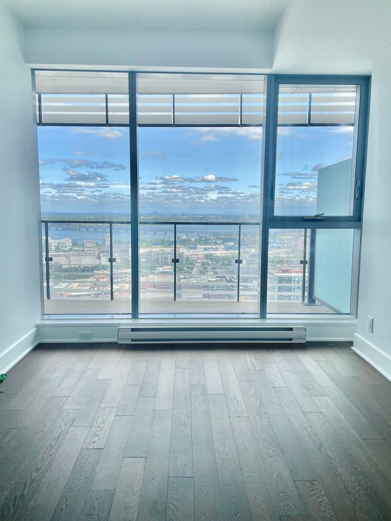 Bedroom - 3905-720 Rue St-Jacques, Montréal (Ville-Marie), QC - Indoor Photo Showing Other Room
