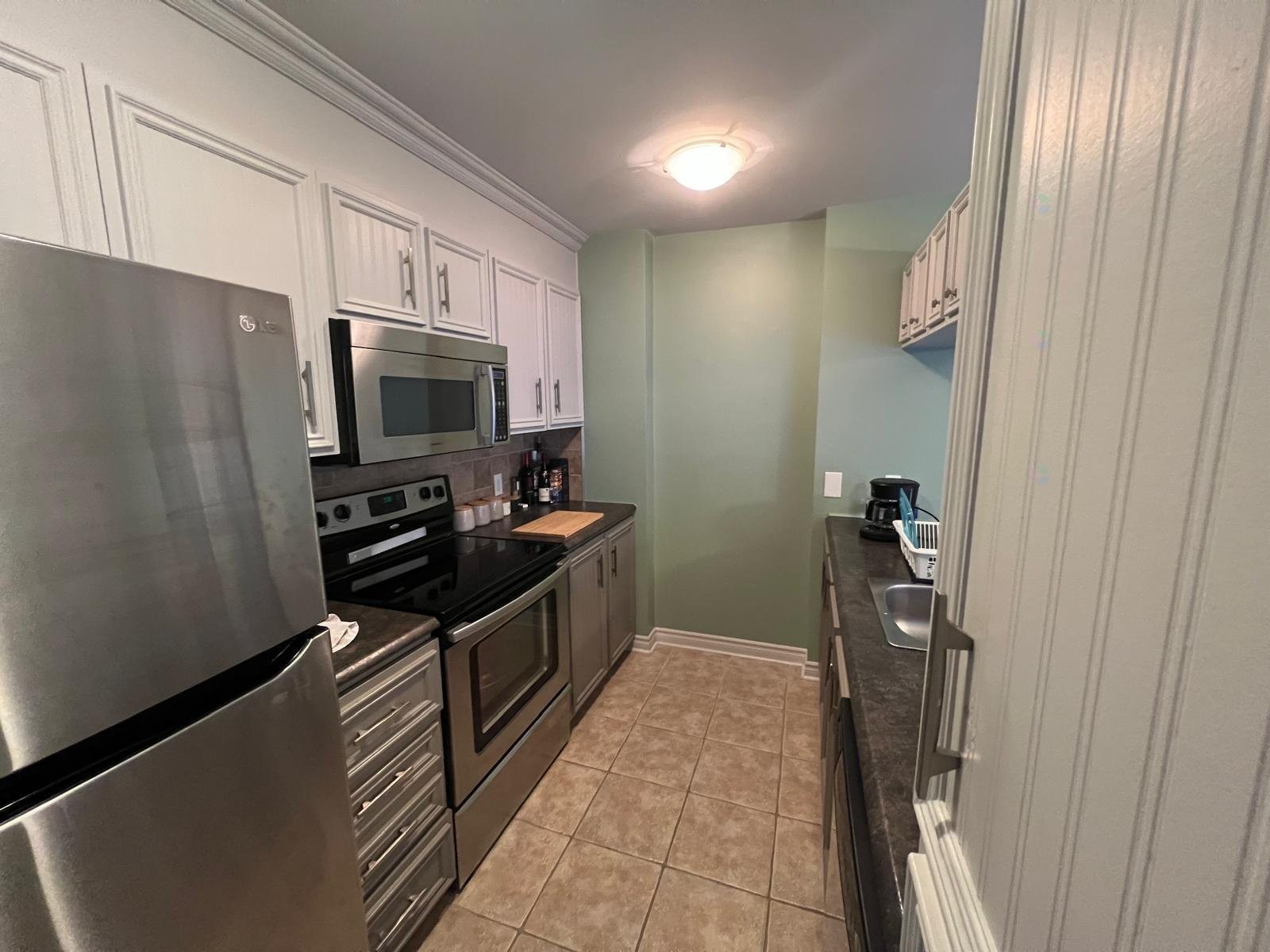 Cuisine - 320 Ch. Des Épinettes, Piedmont, QC - Indoor Photo Showing Kitchen