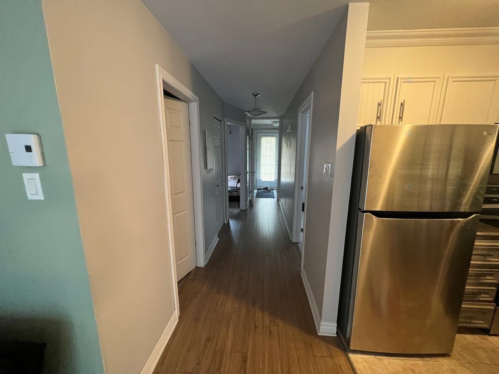 Hall d'entrée/Vestibule - 320 Ch. Des Épinettes, Piedmont, QC - Indoor Photo Showing Other Room