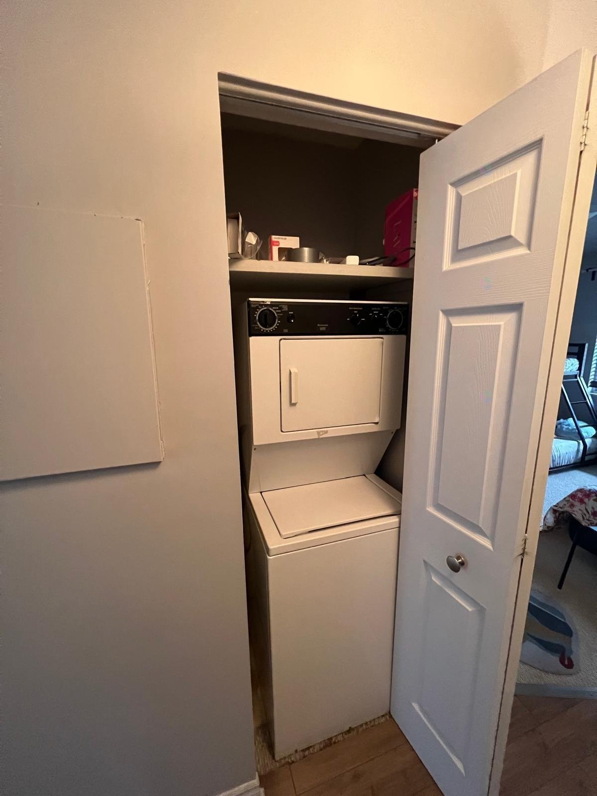 Salle de lavage - 320 Ch. Des Épinettes, Piedmont, QC - Indoor Photo Showing Laundry Room