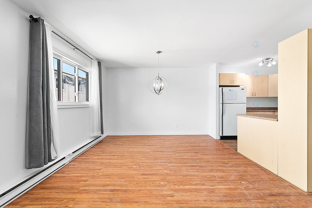 Dining Room - B-220 Ch. Freeman, Gatineau (Hull), QC - Indoor