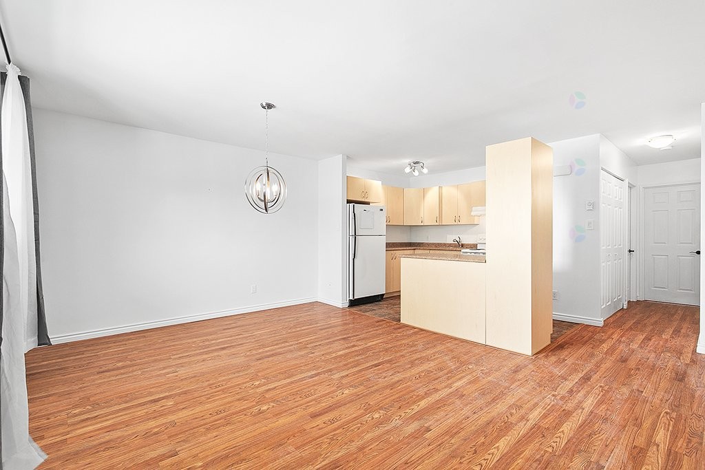 Overall view - B-220 Ch. Freeman, Gatineau (Hull), QC - Indoor Photo Showing Kitchen