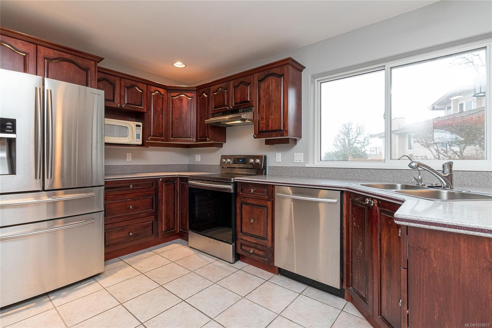 4268 Westervelt Pl, Saanich, BC