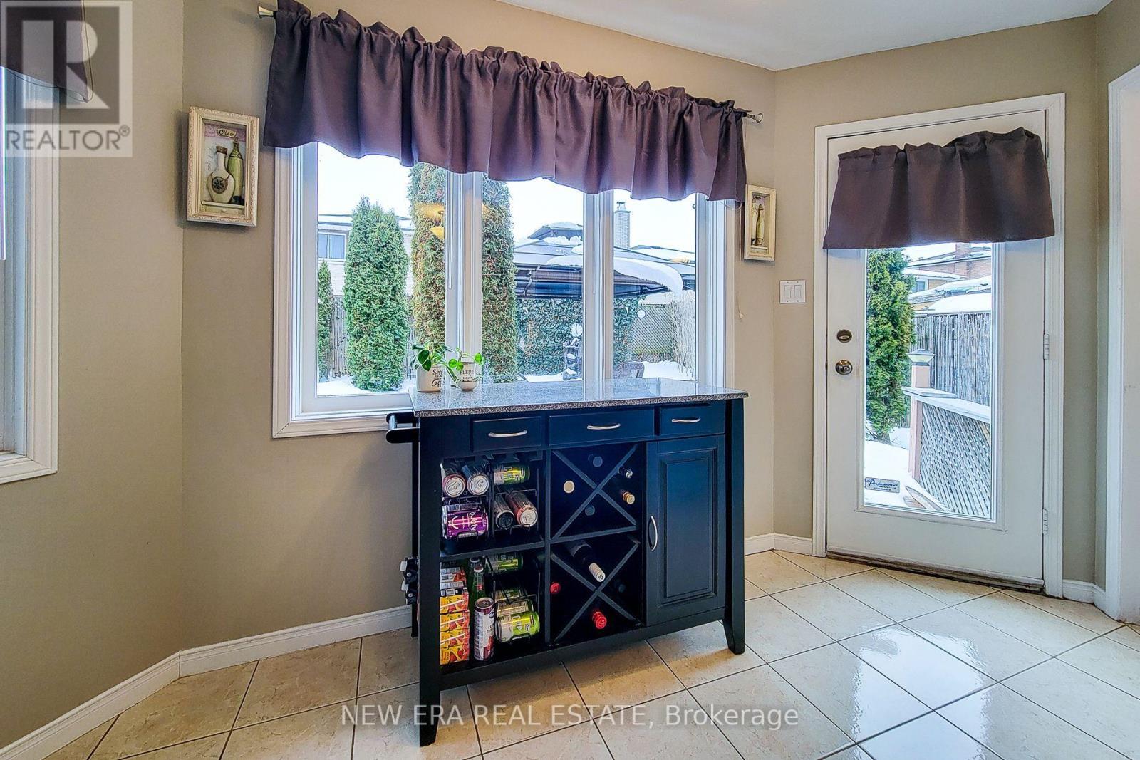 146 Locheed Drive, Hamilton, ON - Indoor Photo Showing Other Room