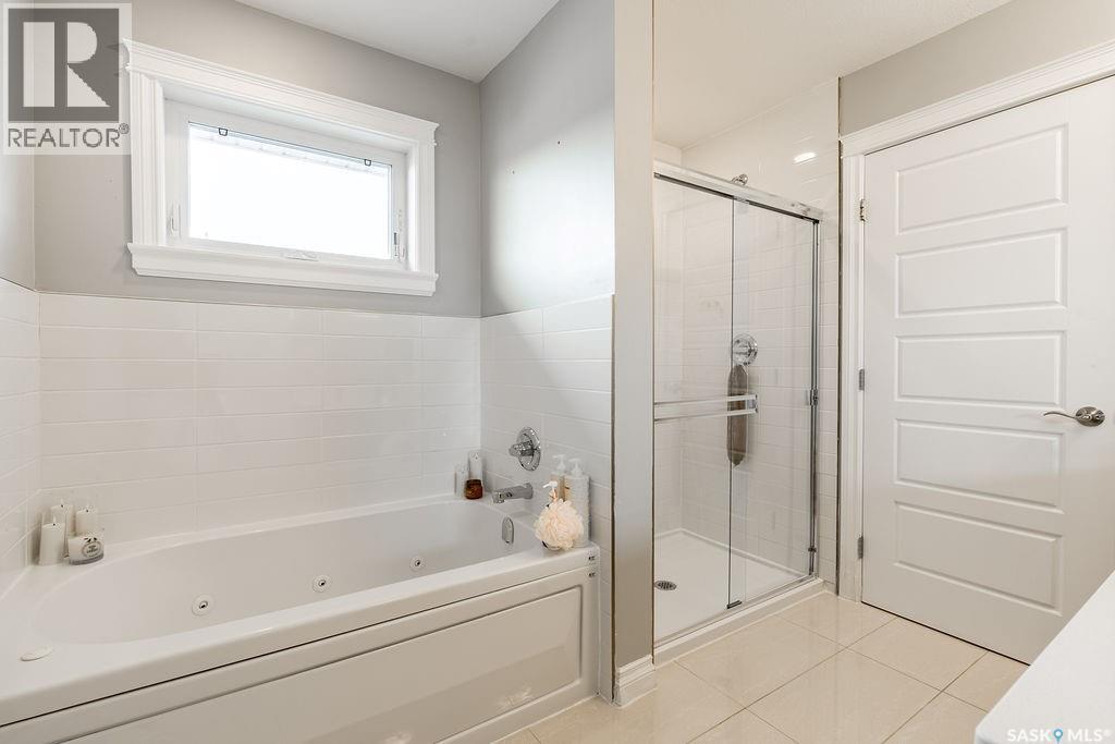 602 Kloppenburg Terrace, Saskatoon, SK - Indoor Photo Showing Bathroom