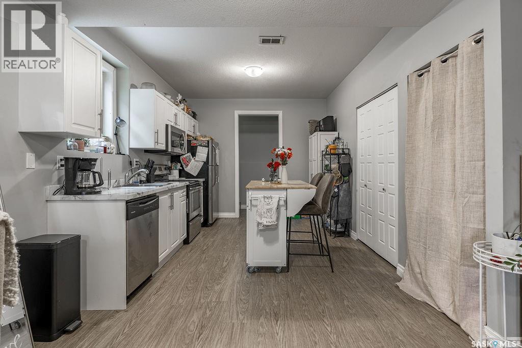 602 Kloppenburg Terrace, Saskatoon, SK - Indoor Photo Showing Kitchen