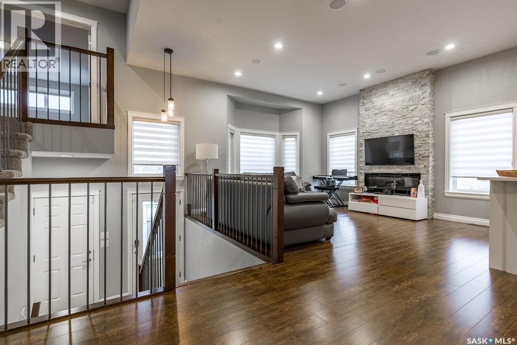 602 Kloppenburg Terrace, Saskatoon, SK - Indoor Photo Showing Living Room
