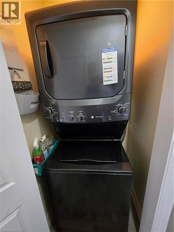 27 Hepburn Avenue, St. Thomas, ON - Indoor Photo Showing Laundry Room