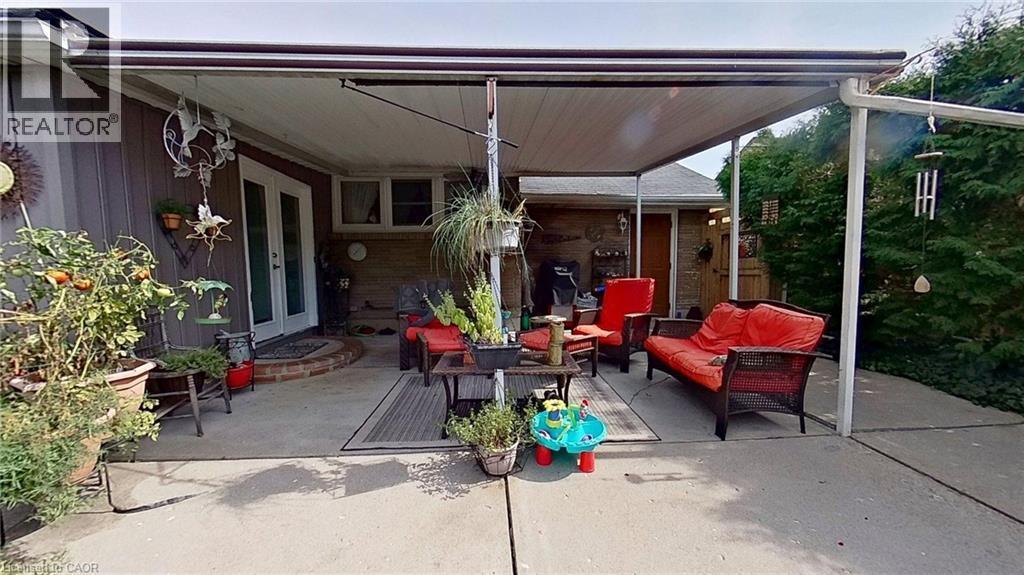 27 Hepburn Avenue, St. Thomas, ON - Outdoor With Deck Patio Veranda