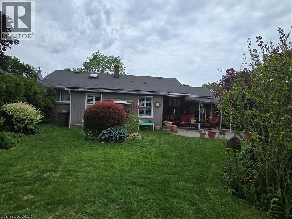 27 Hepburn Avenue, St. Thomas, ON - Outdoor With Deck Patio Veranda