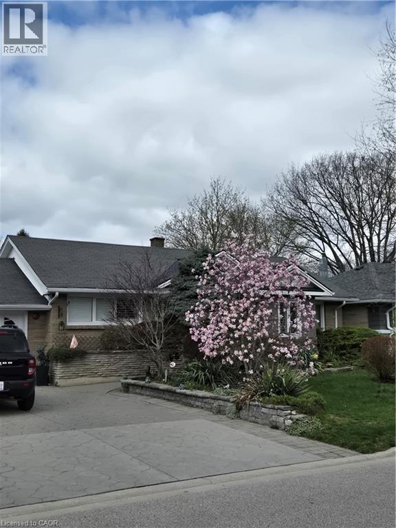 27 Hepburn Avenue, St. Thomas, ON - Outdoor