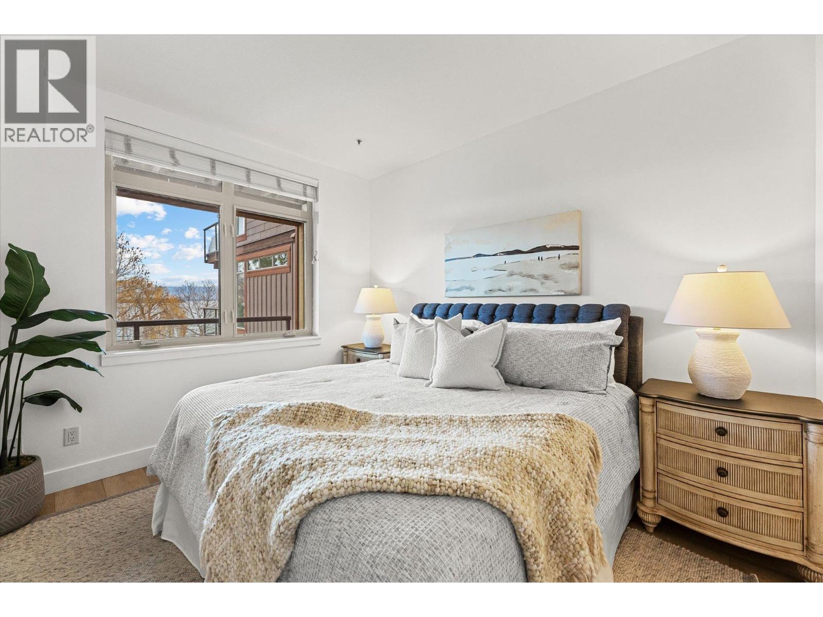 4205 Gellatly Road Unit# 305, West Kelowna, BC - Indoor Photo Showing Bedroom