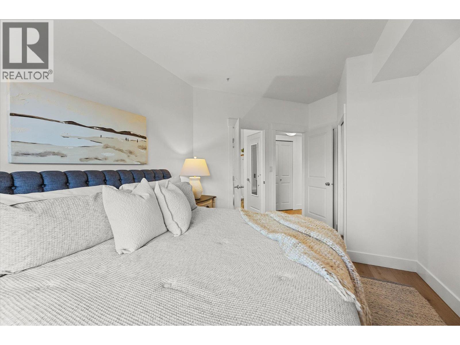 4205 Gellatly Road Unit# 305, West Kelowna, BC - Indoor Photo Showing Bedroom