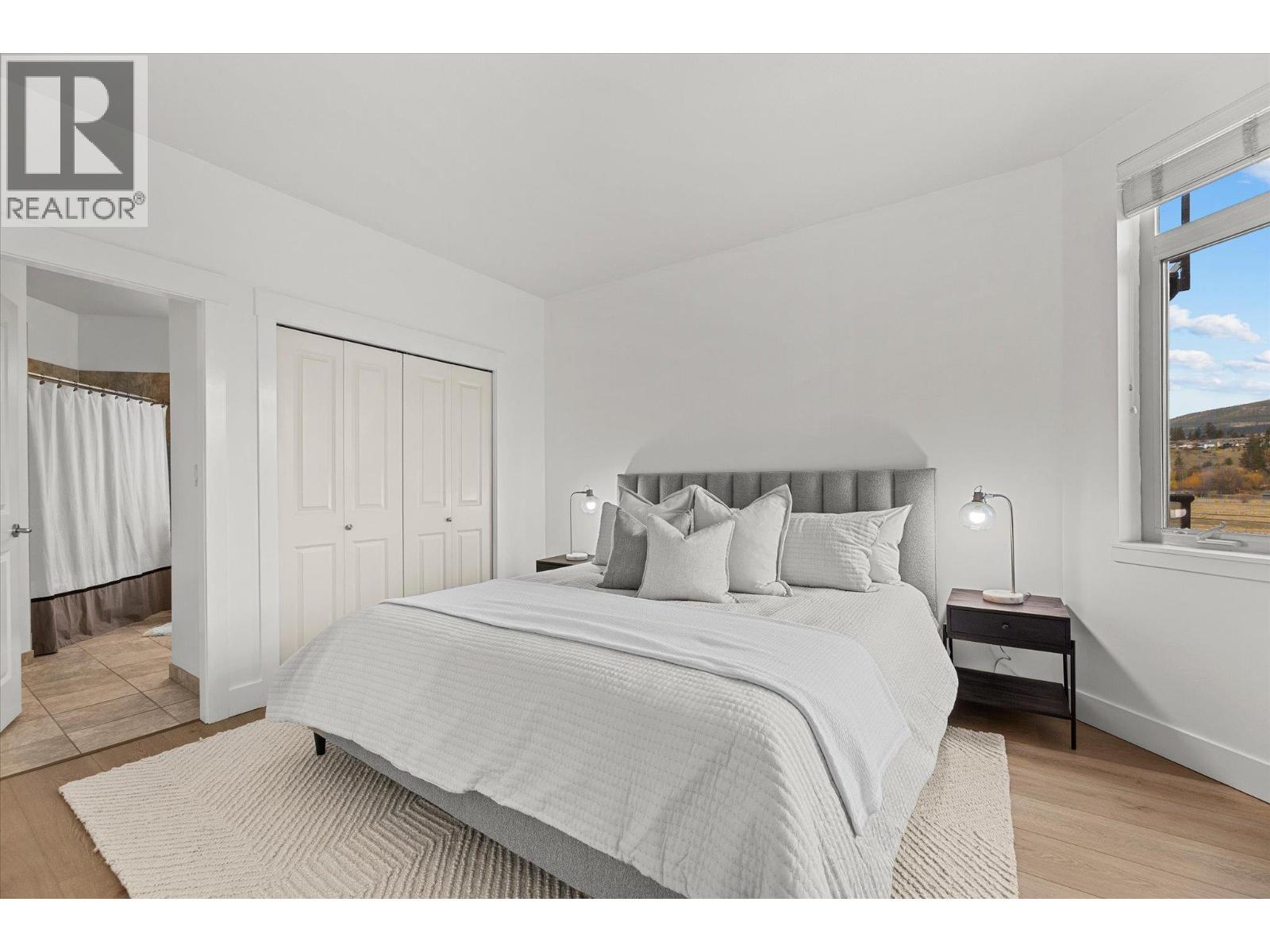 4205 Gellatly Road Unit# 305, West Kelowna, BC - Indoor Photo Showing Bedroom
